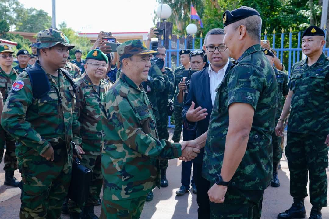 "เรียนภาษาเพื่อแก้ปัญหา" เชิดชูเกียรติศิษย์เก่าสาขาภาษาเขมร มมส. ปฏิบัติหน้าที่ล่ามประสานงานในการเจรจาระดับผู้นำทหาร ณ พื้นที่ชายแดนไทย-กัมพูชา 3
